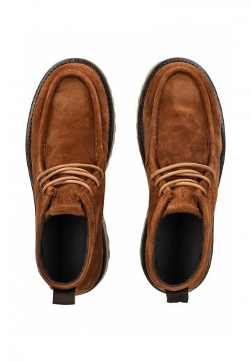 Ботинки на шнуровке