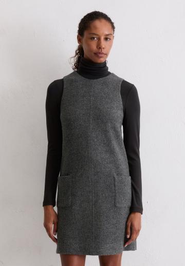 Вязаное платье