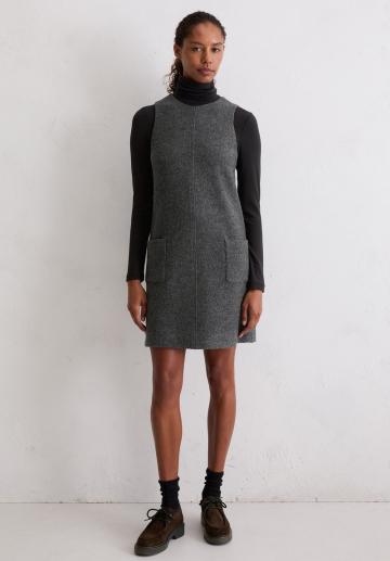 Вязаное платье