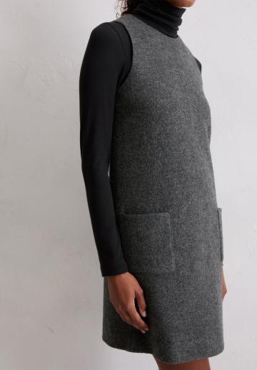 Вязаное платье