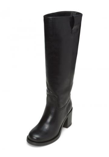 Высокие сапоги