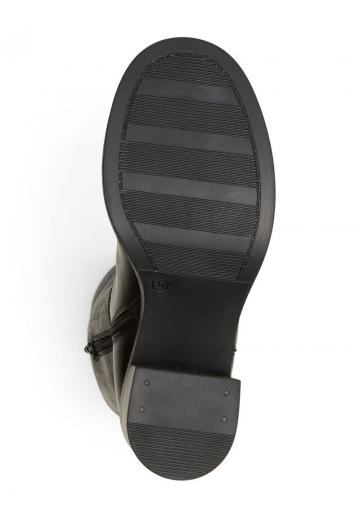 Высокие сапоги