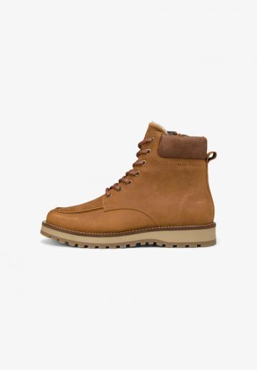 Зимние ботинки