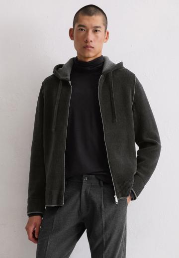 Вязаная кофта