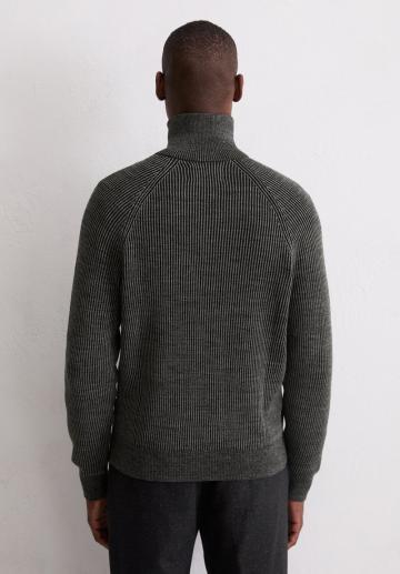 Вязаная кофта