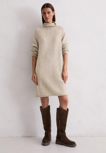 Вязаное платье