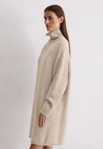 Вязаное платье