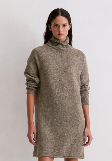 Вязаное платье