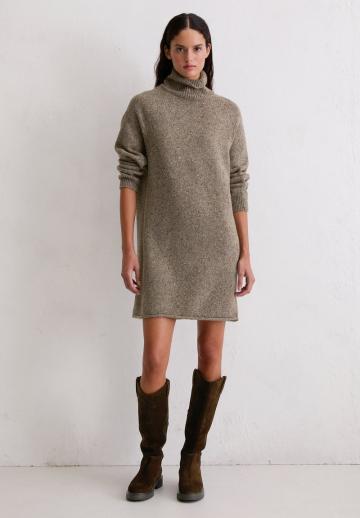 Вязаное платье