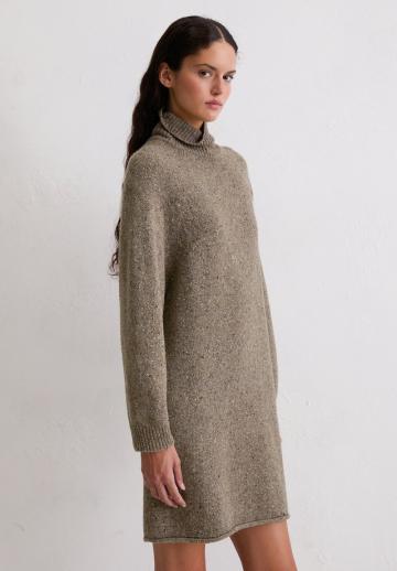 Вязаное платье