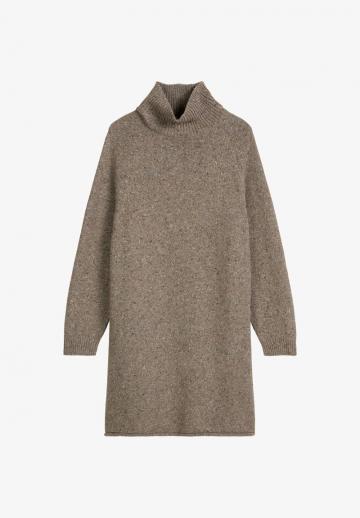 Вязаное платье