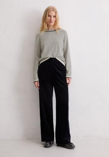 Пуловер в полоску