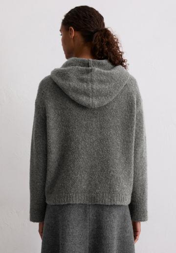 Пуловер с капюшоном