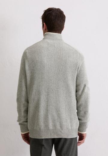 Вязаная кофта