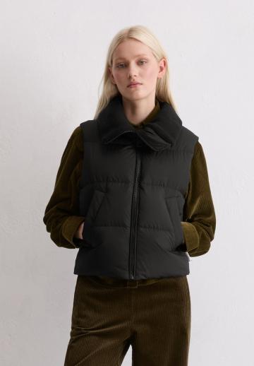 Пуховой жилет