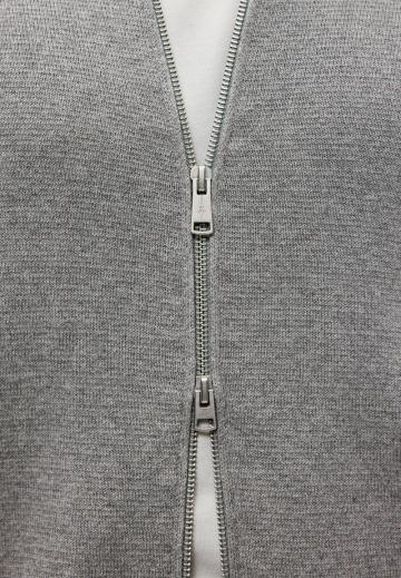 Вязаная кофта