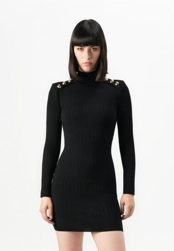 Вязаное платье