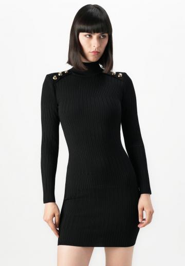 Вязаное платье