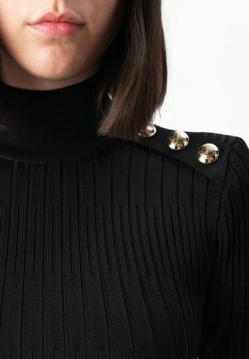 Вязаное платье