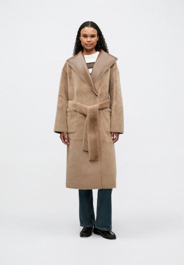 Шерстяное пальто