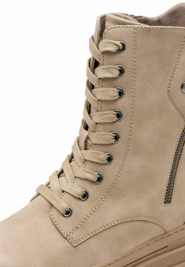 Ботинки на шнуровке