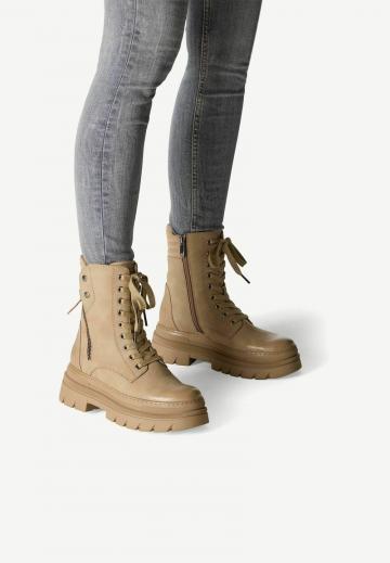 Ботинки на шнуровке