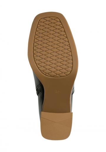 Полусапожки на высоком каблуке