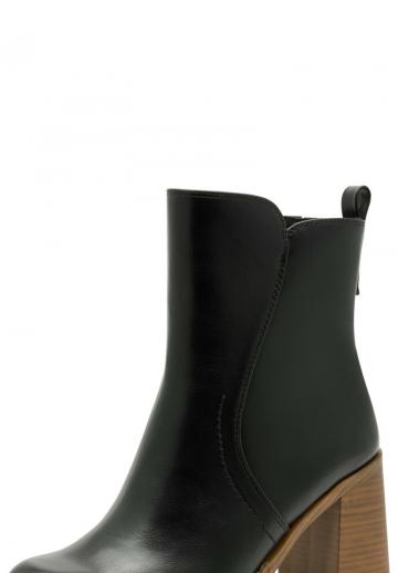 Полусапожки на высоком каблуке