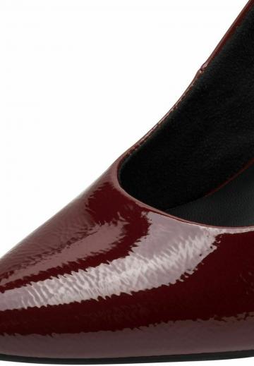 Туфли на высоком каблуке