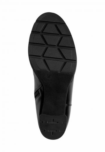 Полусапожки на высоком каблуке