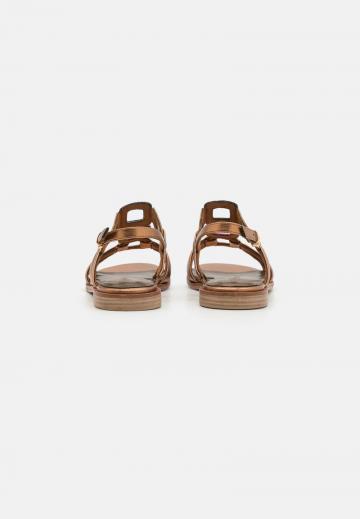 Гандбольные кроссовки