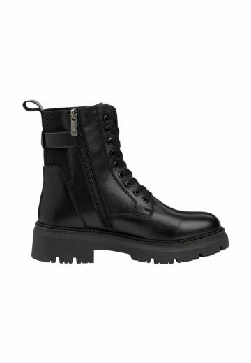 Ботинки на шнуровке