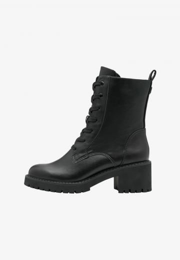 Ботинки на шнуровке
