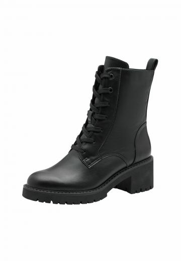 Ботинки на шнуровке