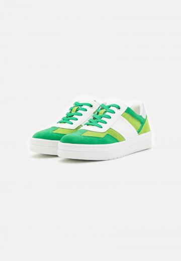 Гандбольные кроссовки