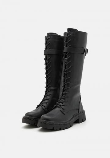 Сапоги на шнуровке