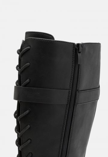 Сапоги на шнуровке