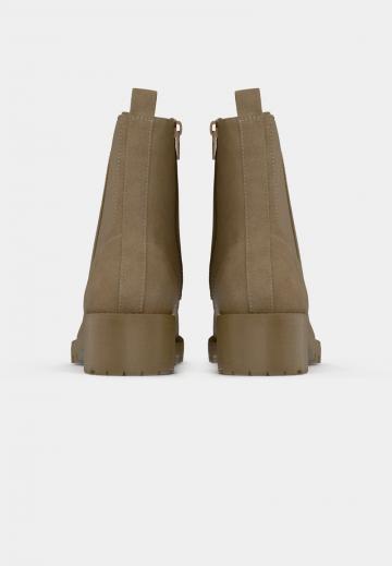 Ботинки на шнуровке