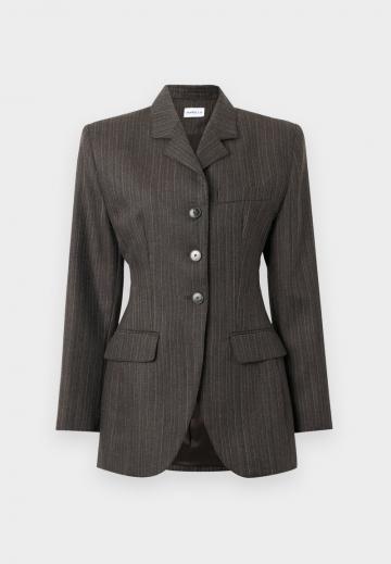 Длинный блейзер