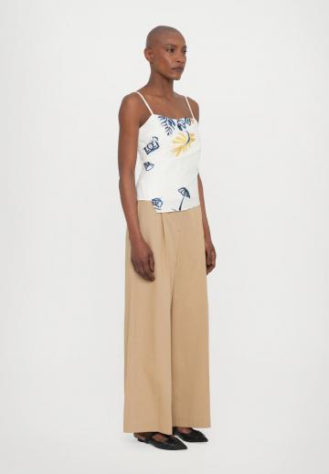 Топ на бретельках