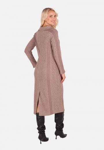 Вязаное платье