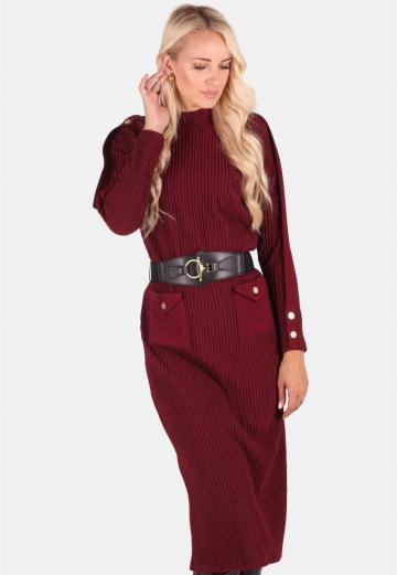 Вязаное платье