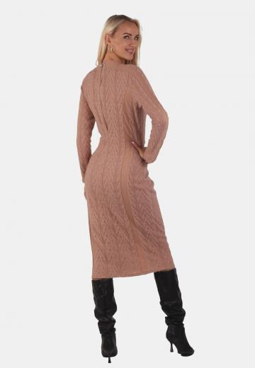 Вязаное платье