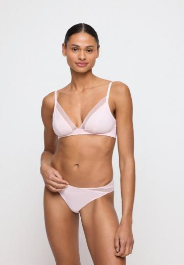 Бюстгальтер без косточек