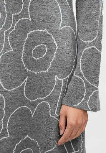 Вязаное платье