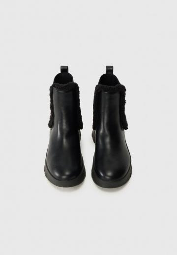 Сапожки на танкетке