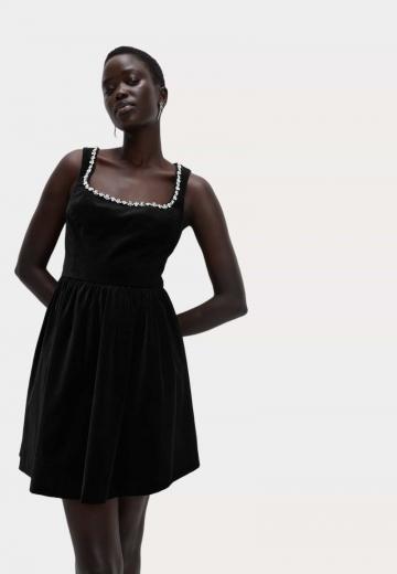 Короткое платье