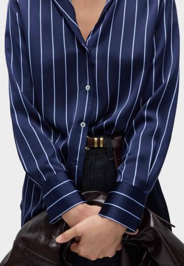 Атласная блузка