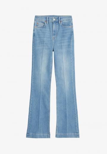 Клешеные джинсы