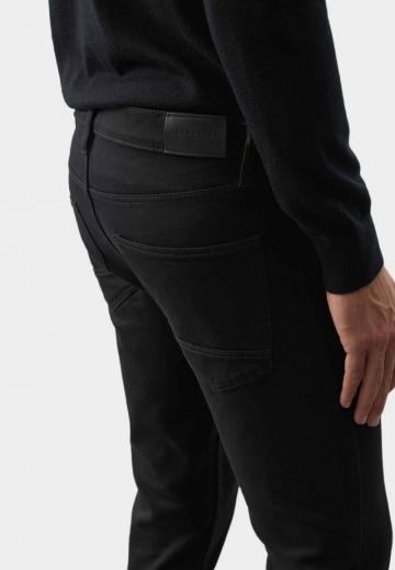 Узкие джинсы